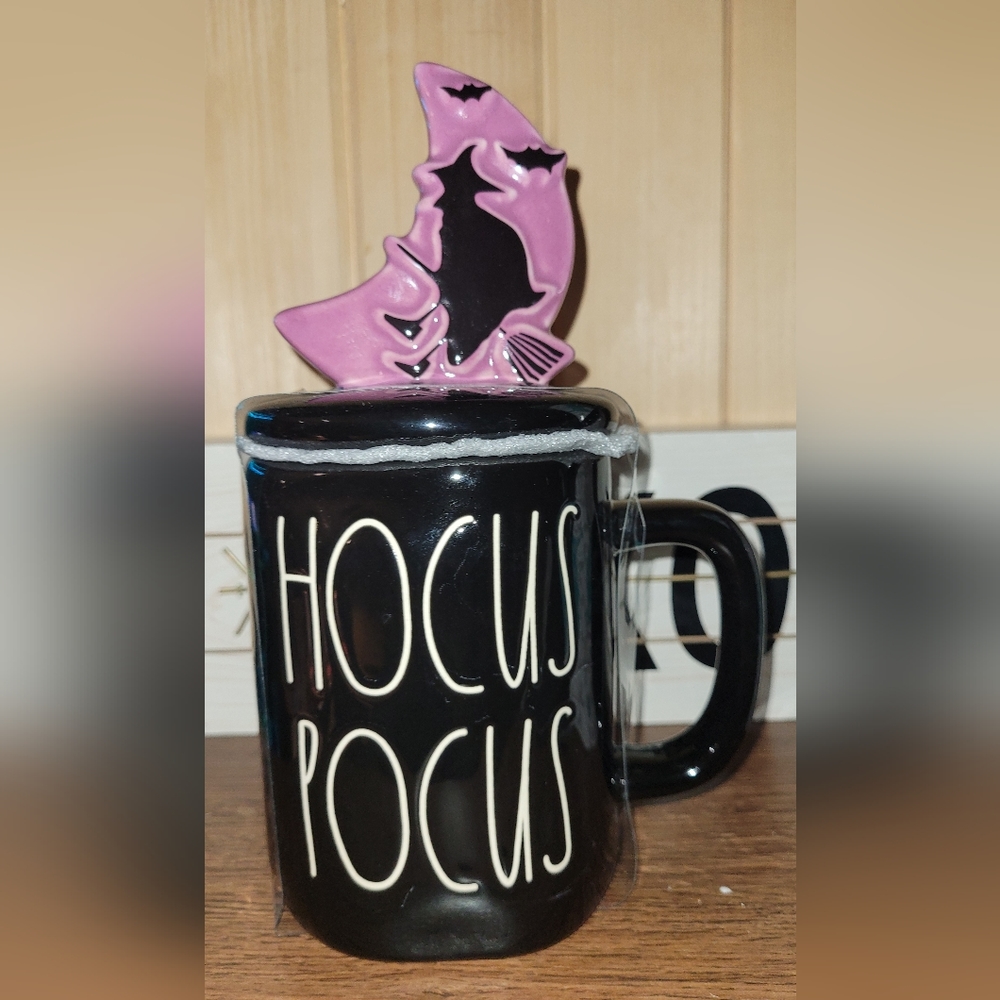 Rae Dunn Halloween HOCUS POCUS mug with topper, NEW